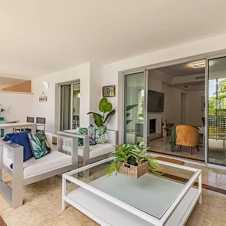 Stunning Tropical Oasis 3br, Pool And Water Views Apartment Sotogrande