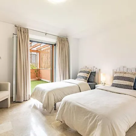 Stunning Tropical Oasis 3br, Pool And Water Views Apartment *