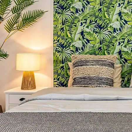 Apartment Stunning Tropical Oasis 3br, Pool And Water Views *