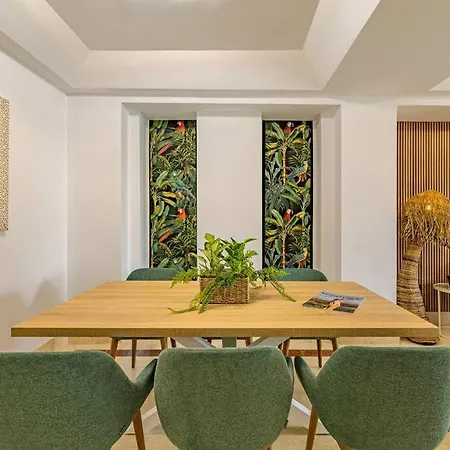 Stunning Tropical Oasis 3br, Pool And Water Views Apartment *